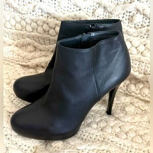 Stuart Weitzman Black Ankle Zip Platform Suede Stiletto Heel Booties Sz 9M